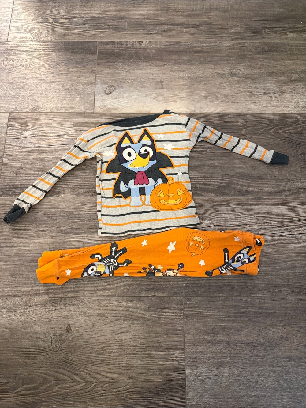 Bluey Halloween Vampire Skeleton Pajama Set Orange & Gray Girls 3T